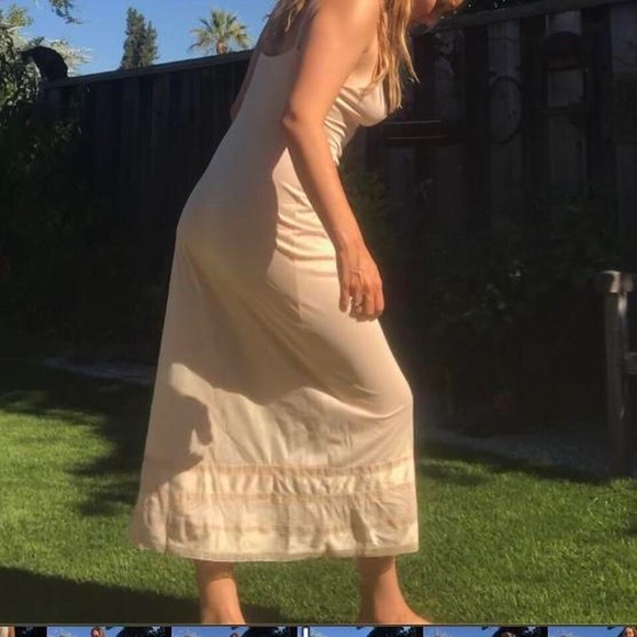 Vintage nude slip with lace detail - Picture 4 of 8